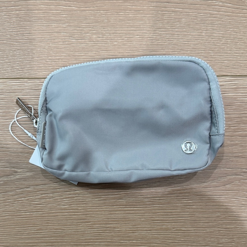 Lululemon Athletica Light Gray Toiletry Bag
